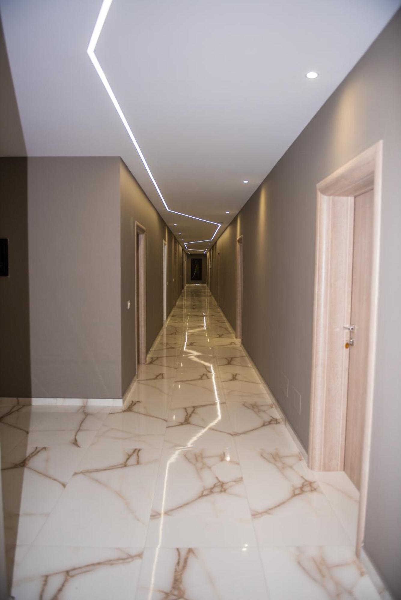 New Donantelo Hotel Vlore Luaran gambar