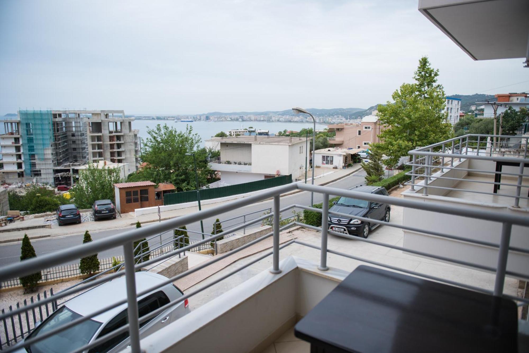New Donantelo Hotel Vlore Luaran gambar
