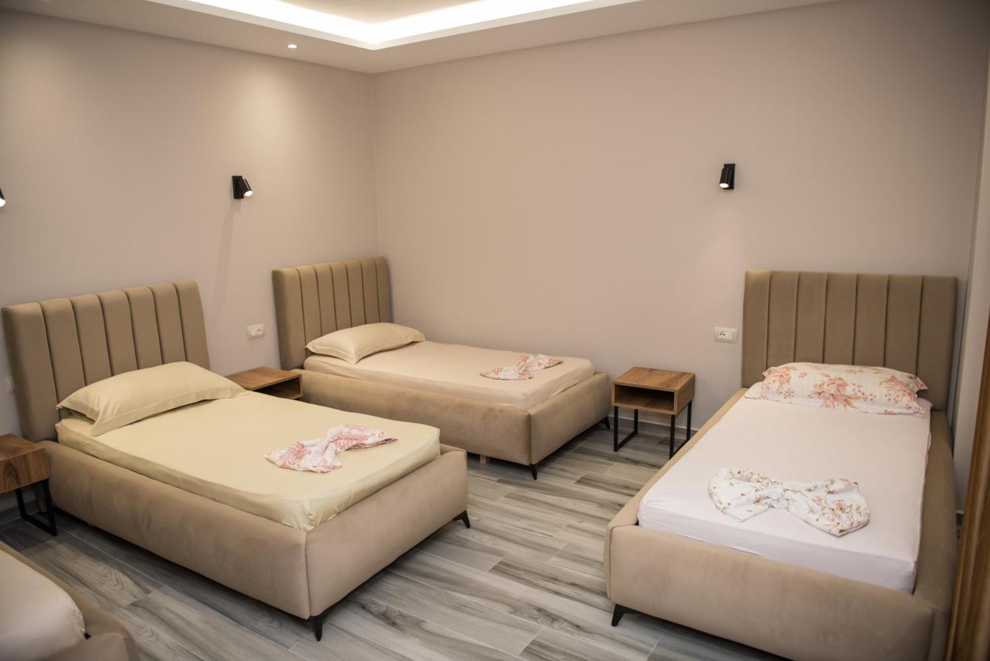 New Donantelo Hotel Vlore Luaran gambar