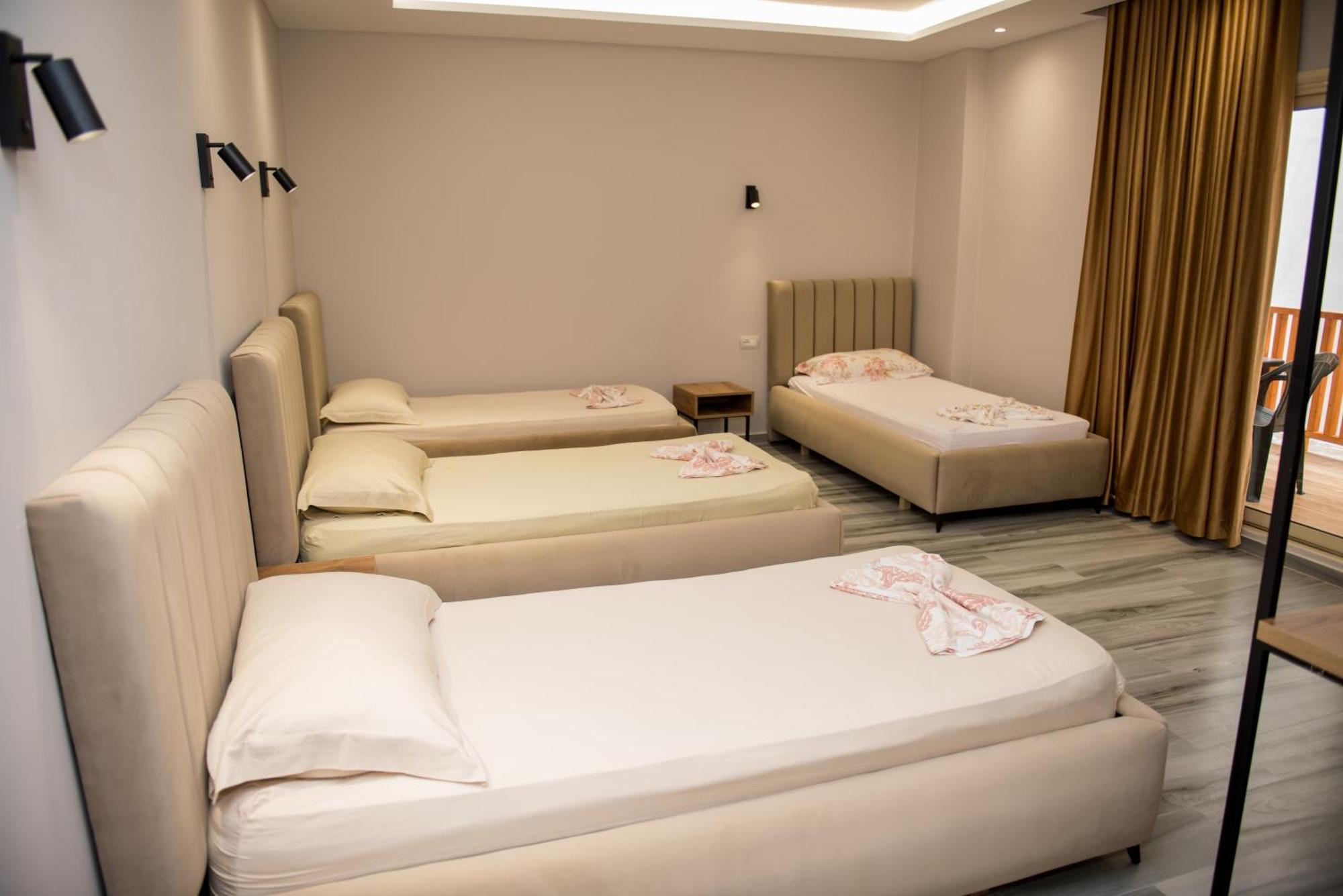 New Donantelo Hotel Vlore Luaran gambar