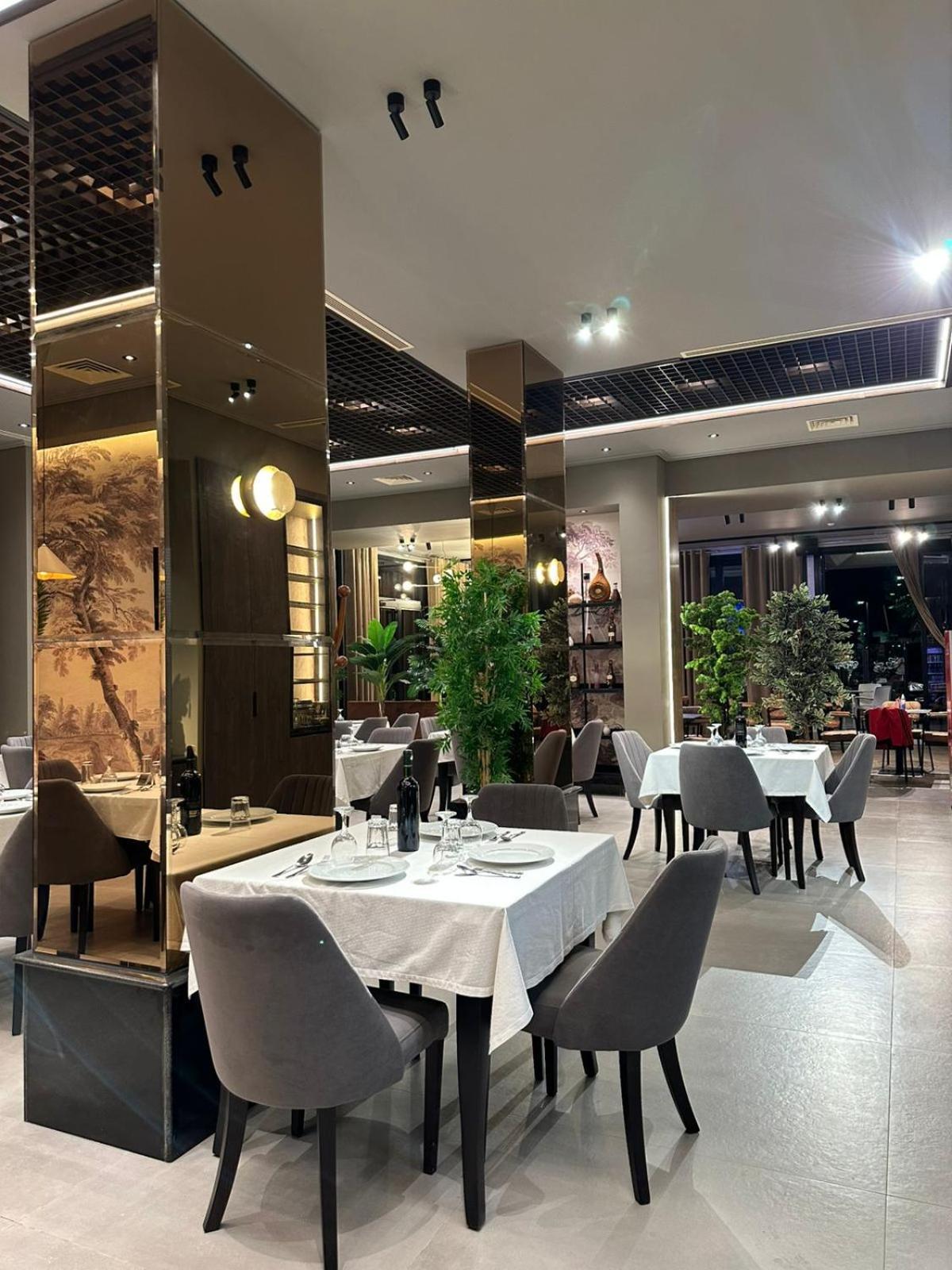 New Donantelo Hotel Vlore Luaran gambar