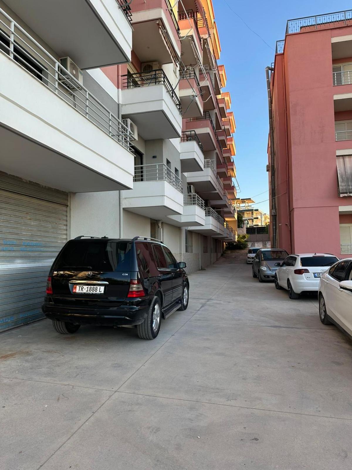New Donantelo Hotel Vlore Luaran gambar